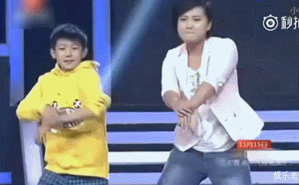 贾玲最出圈的综艺救场！“抢镜”帮关晓彤化解尴尬，这情商无敌了