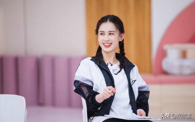 黄圣依为何不能组团？节目中一句话，暴露她参