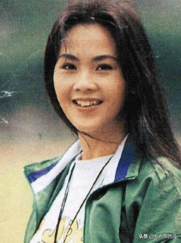 她靠拍性感写真爆红，正红时嫁入豪门，今60岁隐退后成百亿阔太