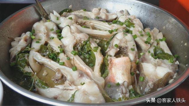 天热吃鱼别煎炸，切一切搅一搅，7分钟出锅，清香好吃又消食开胃