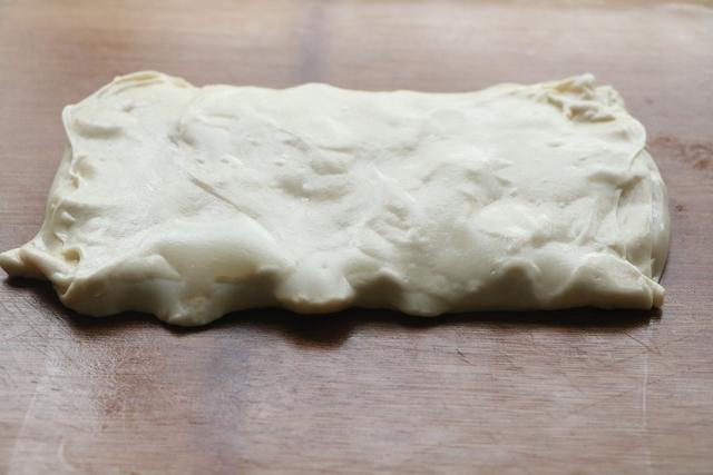 1碗面粉6個香蕉，這樣做太美味了，孩子咬一口就停不下來，好過癮