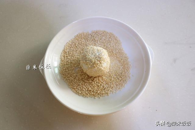 想吃麻团不用买，教你在家做，外酥里软，个个空心，太好吃了