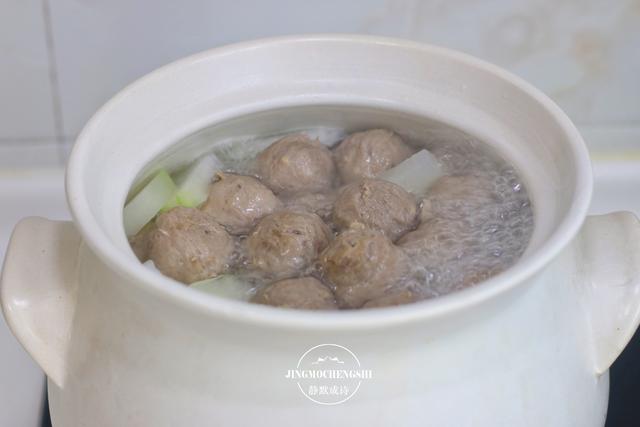 七八月我家必喝的消暑汤，不放一滴油，清淡鲜美，越喝越舒坦