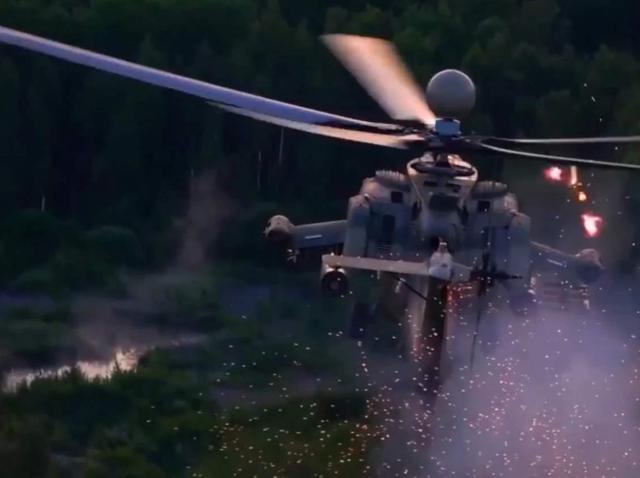 叙叛军鲁莽行事又惹恼战斗民族！俄军新武直上阵硬怼，实弹射不停