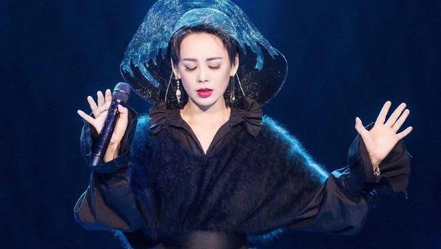 《乘风破浪的姐姐》凭什么就能一下子火起来呢？看图就知道