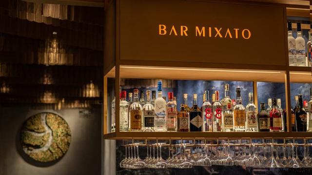 来星巴克微醺，一口沉醉两江夜色