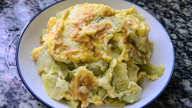 天气热，广东人经常吃这一道美味家常菜，清热下火又好吃