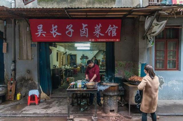 環(huán)境一般還要排隊(duì)？武漢這些“破店”橫行多年，竟然今天才曝光