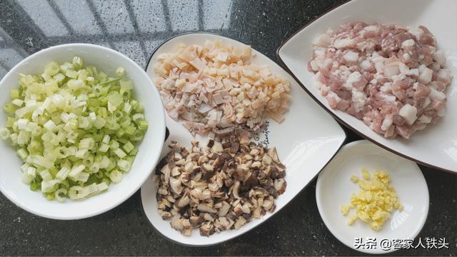 广东茶楼12元3个的芋头包，教你在家做便宜好吃，连吃5个还想吃