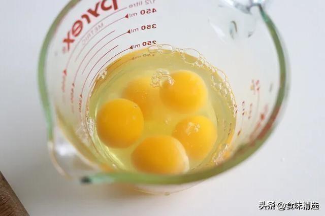 做毛巾鸡蛋卷，可不是直接煎那么简单，教你正确做法，层层薄如纸