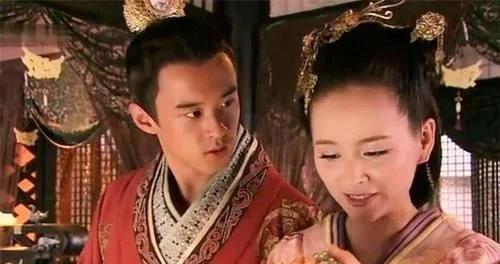 皇帝错睡嫔妃后生下一子，其子孙成千古一帝，