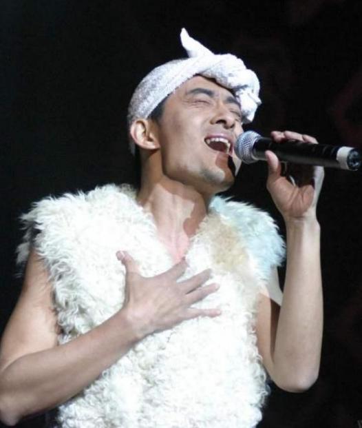 官宣：被网友造谣“吃软饭”，坐拥千万豪车豪