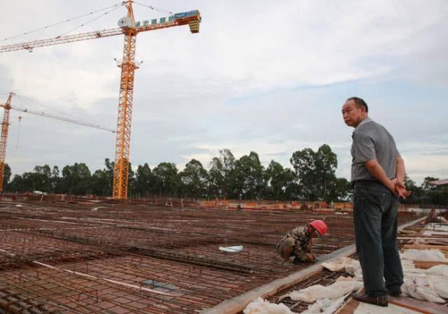 无锡包工头：日薪500三餐有肉，都留不住人，难道民工不用挣钱了