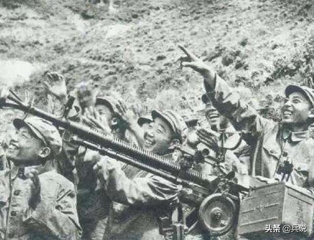 粉碎“空中绞杀”，高炮师迎战美军，击落击伤敌机上千架