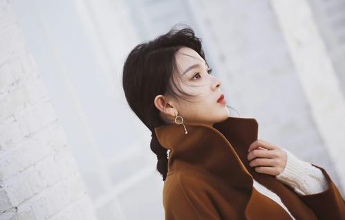 她身高172，萝莉脸无人能及，国内被封杀，却在日网掀轰动