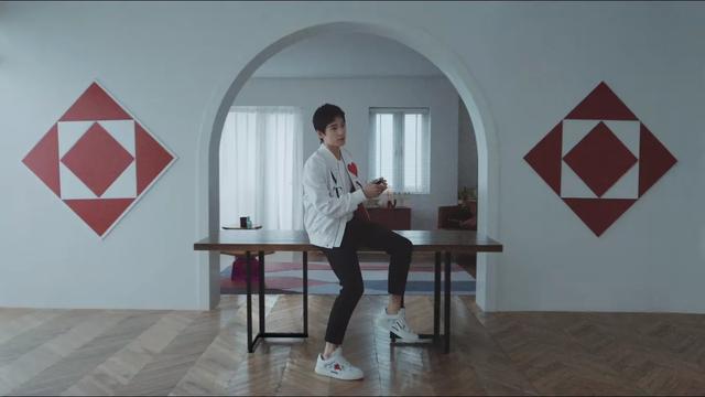 杨洋杨紫七夕限定广告片！杨紫衣服太丑，不妨碍偶像片氛围