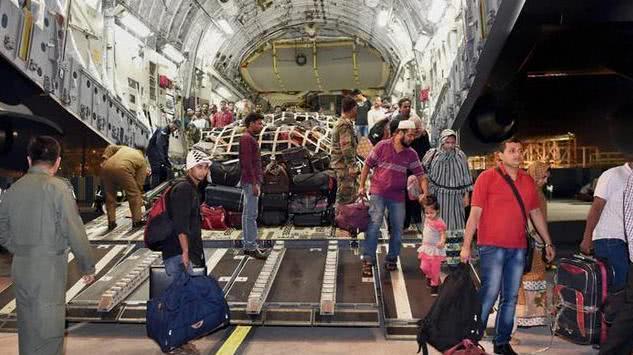 大批军舰驶向中东撤侨，按人头收取巨额费用，