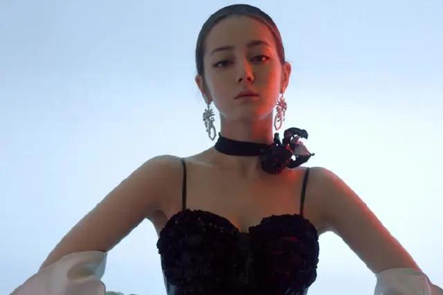 热巴元气大伤失去流量？粉丝喊话每人至少买五本今天说说娱乐圈