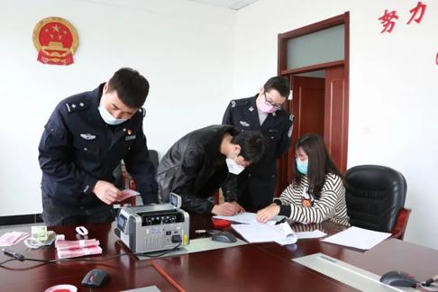 镇赉法院：为农民工讨薪，集中发放拖欠款5万多元
