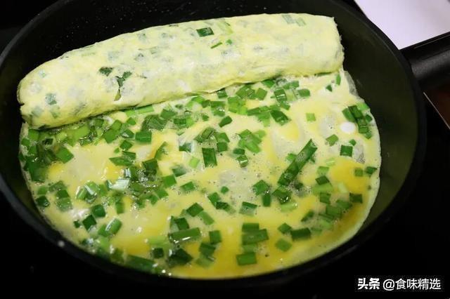做毛巾鸡蛋卷，可不是直接煎那么简单，教你正确做法，层层薄如纸