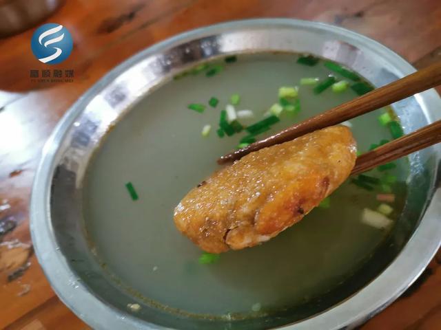富顺这道非遗美食，已有近200年历史！鲜黄酥脆，超好吃
