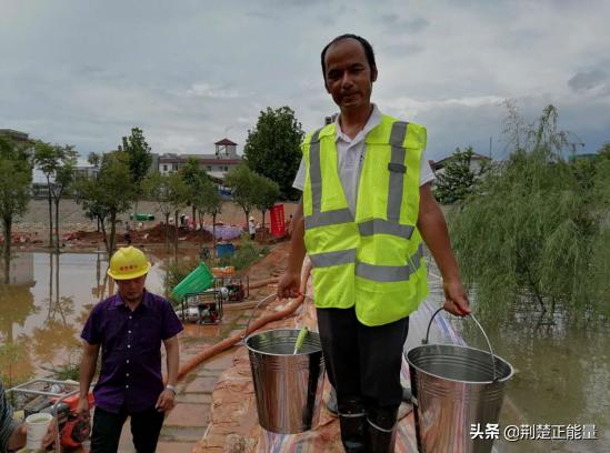 湖北武穴：聚焦住建系统众志成城战洪图