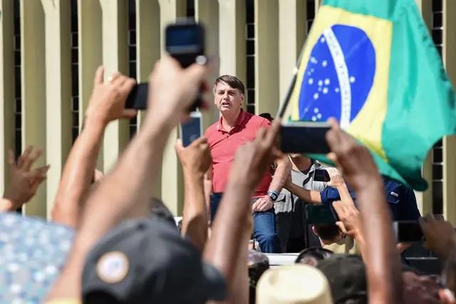 “我能咋办！”，巴西总统效仿特朗普，巴西疫