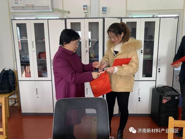区委常委、组织部部长韩卫英到济南新材料产业园区走访慰问企业一线优秀共产党员