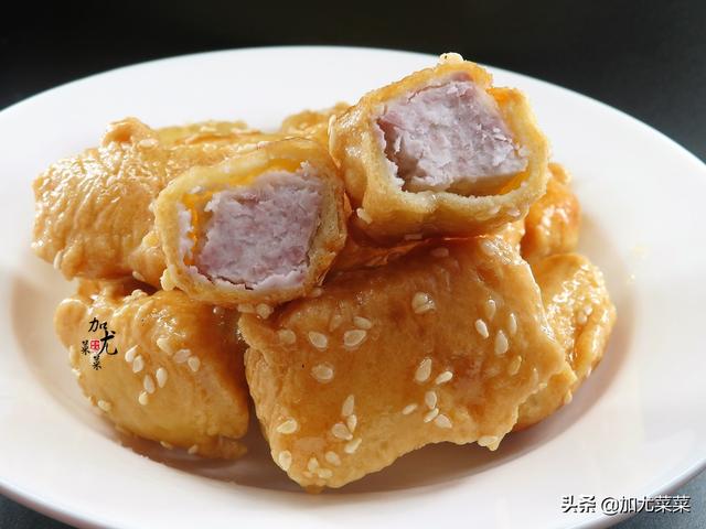 年夜饭小吃：分享芋头好吃的做法，加点面粉，香脆糯口，小孩超爱