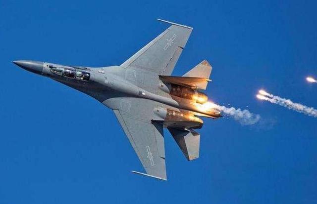 都有五代机了，为什么还要生产歼16？专家：有些事歼20做不到