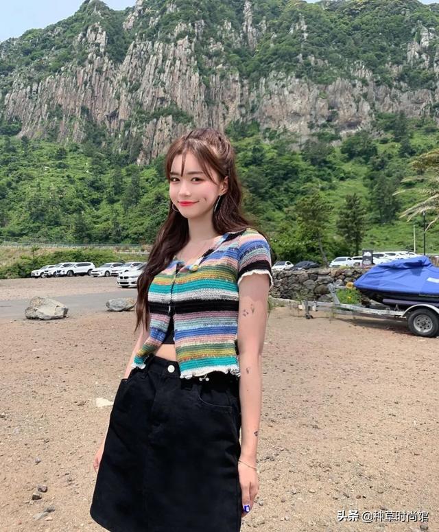 别再跟风穿T恤了，今年巨流行的“短袖”长这样