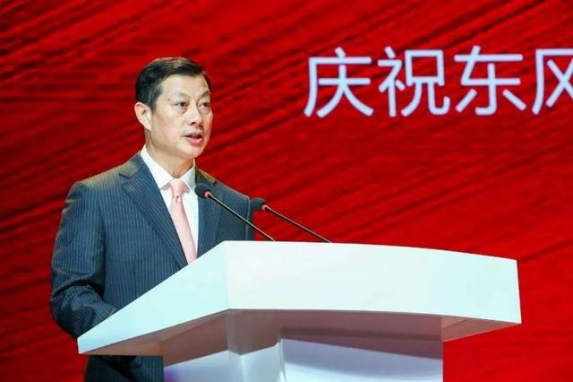 岚图“赶鸭子上架”：一汽红旗复兴提速，东风“坐不住”了