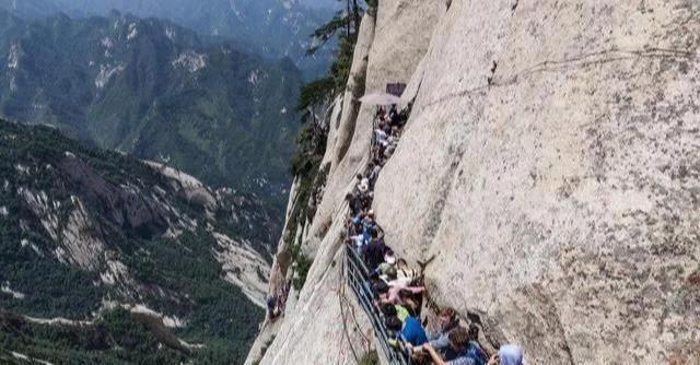 中国“最危险”华山栈道，到底是何人修建，古人又是如何修的呢？