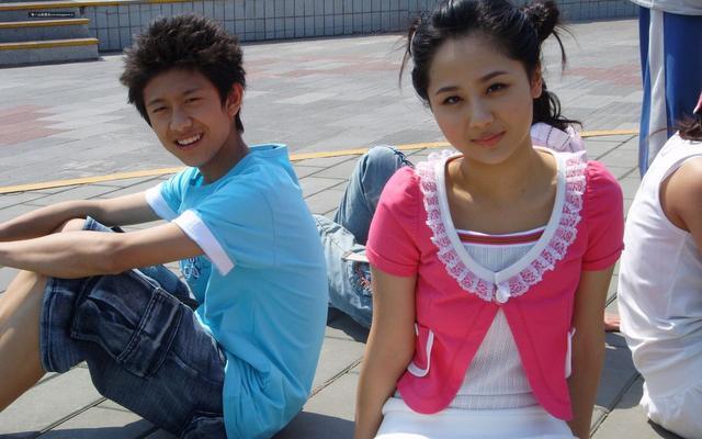 8岁进演艺圈，9岁奥运成名，18岁被群嘲长“残”