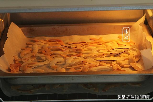 这水果全身是宝，夏天吃正当季，烤一烤瞬间变小零食，太香脆了