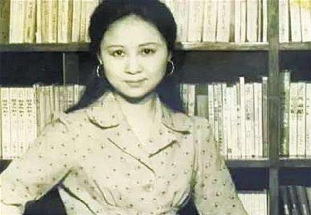 和家人一块自杀，和有妇之夫相恋，琼瑶人生比琼瑶剧更“毁三观”