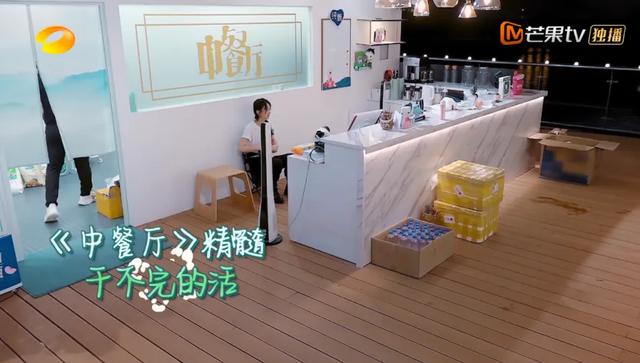 《中餐厅4》开播好评不断网友在赵丽颖李浩菲看到了自己的影子