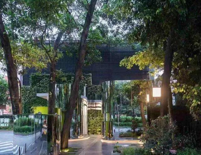 深圳“网红厕所”，靠刷脸才能使用，每日体验