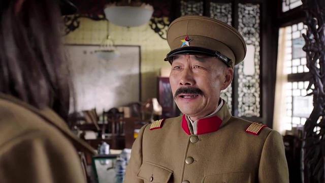 张作霖微服私访，被哨兵拿枪瞄准脑袋，张作霖