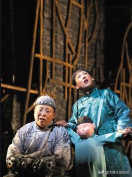 郭麒麟已经在娱乐圈全面发展，捧哏阎鹤祥的出