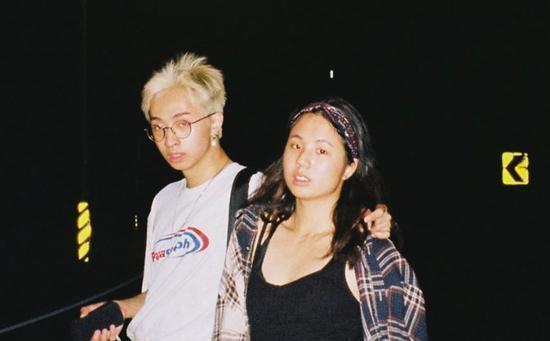 庾澄庆伊能静儿子晒近照周围全是女生，曾因穿