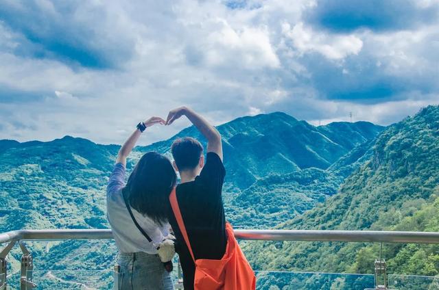 寧波這個(gè)地方超適合畢業(yè)旅行，不僅景美人少，吃的、玩的都超nice
