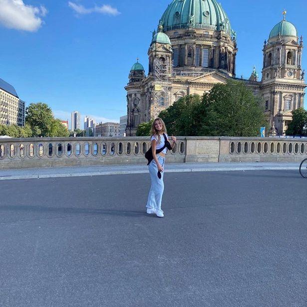 自曝|荷兰弟疑自曝新恋情！社交媒体晒恋人美照 粉丝心碎了