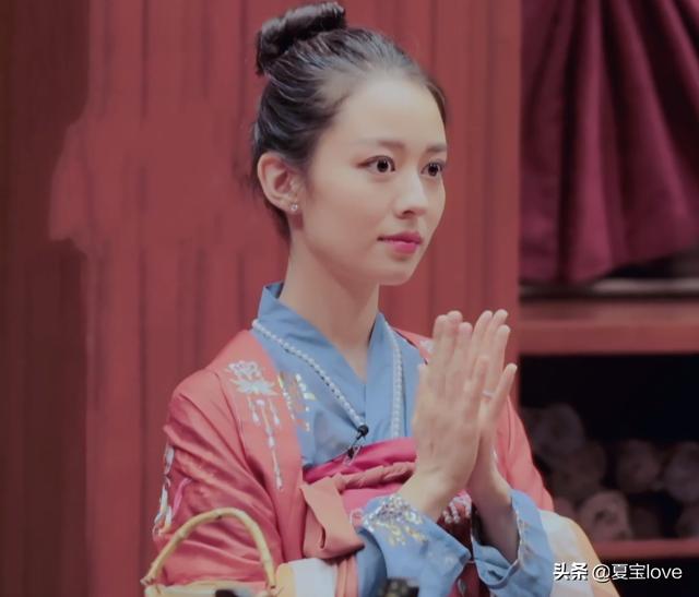 4位妻子穿汉服，蔡少芬霸气胡可有气质，看到吉娜：像个小书童