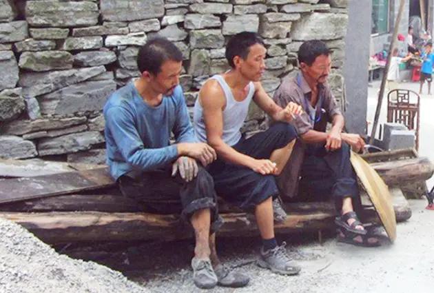 农村光棍越来越多，除了天价彩礼之外，还有这