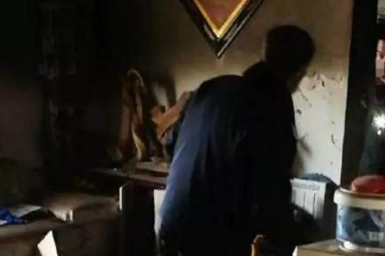 男子家中传出阵阵惨叫,邻居跑进对方家里被吓懵
