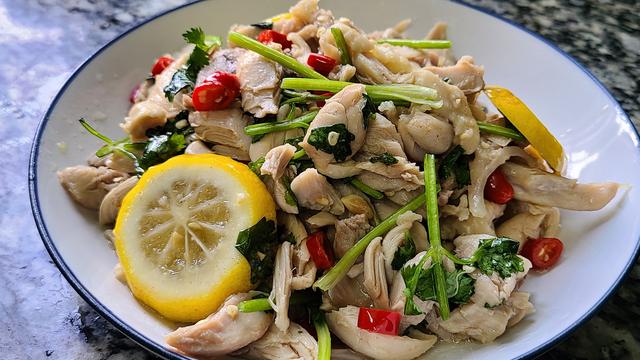 柠檬鸡，好吃又开胃的一道美食，做法简单香味浓，天热吃正好