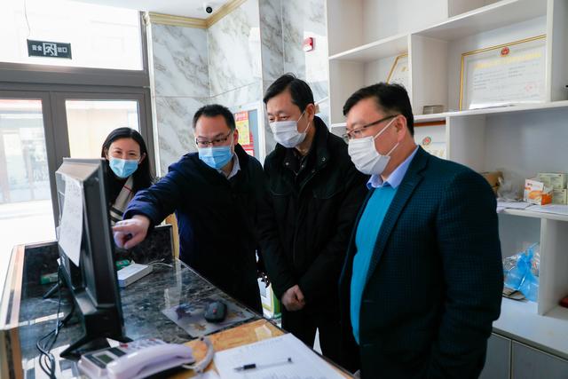 济南新材料产业园区管委会主任陈西武到企业和疫情防控留观点调研