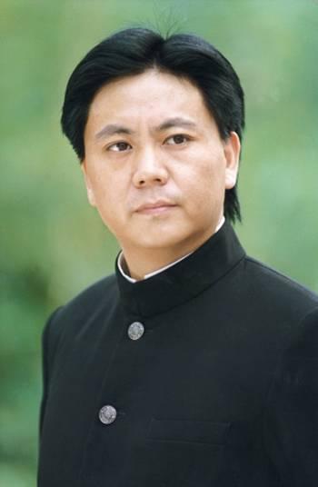 力捧范冰冰16年后，贾云锒铛入狱，他和范冰冰的故事并不简单