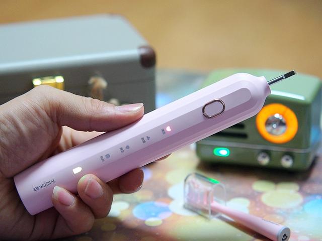 保护好牙齿从拿着美看认真刷牙开始